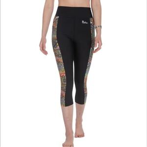 FisheWear Brookie Pocket Capri Leggings Small NWT